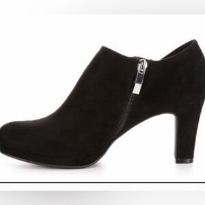 Like New Size 9 Xappeal Austen Black Heeled Ankle Boots with Zipper (ABBA)